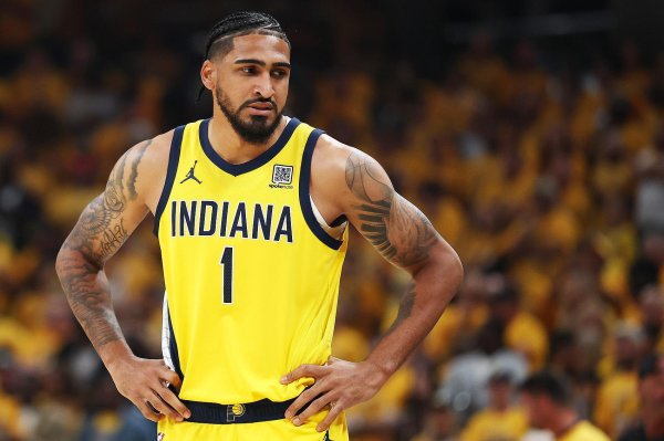 明利配资端 外线没投开！托平三分5中1拿到12分4板1助1断 正负值-16最低