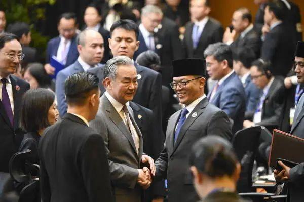 倍倍网 "联手东盟、日韩，中国正为下一轮对美谈判做准备"